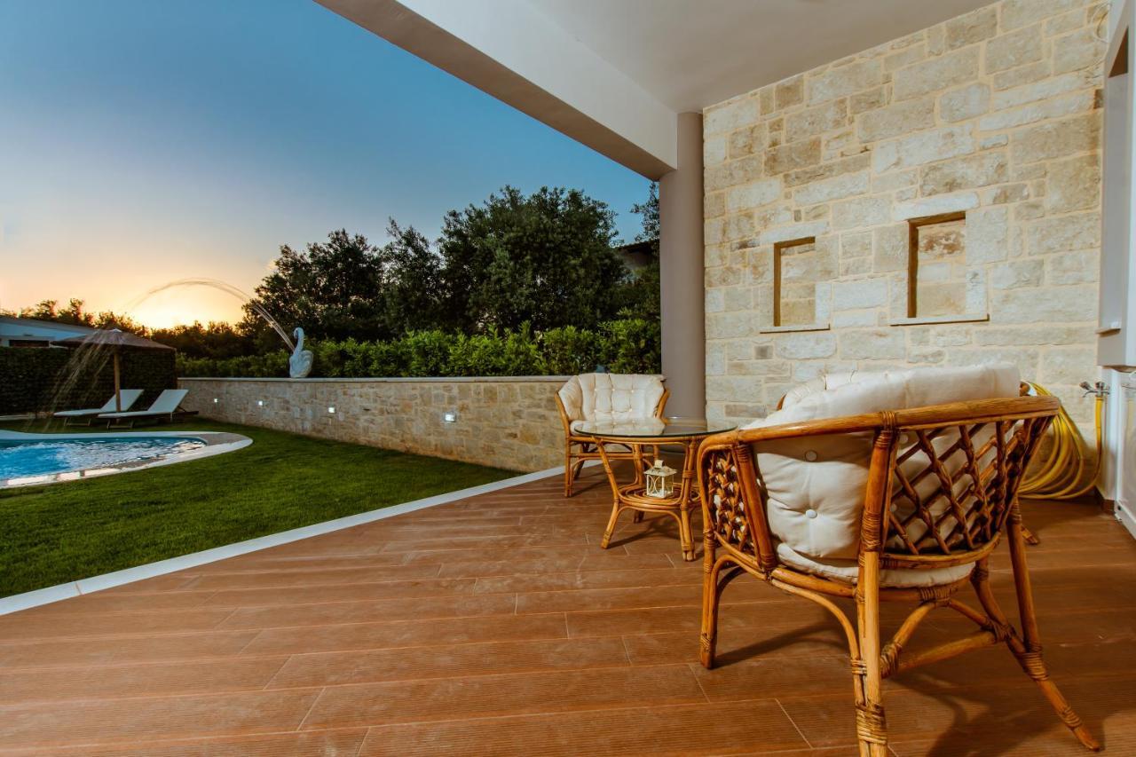 Chania Oasis With Heated Pool エクステリア 写真
